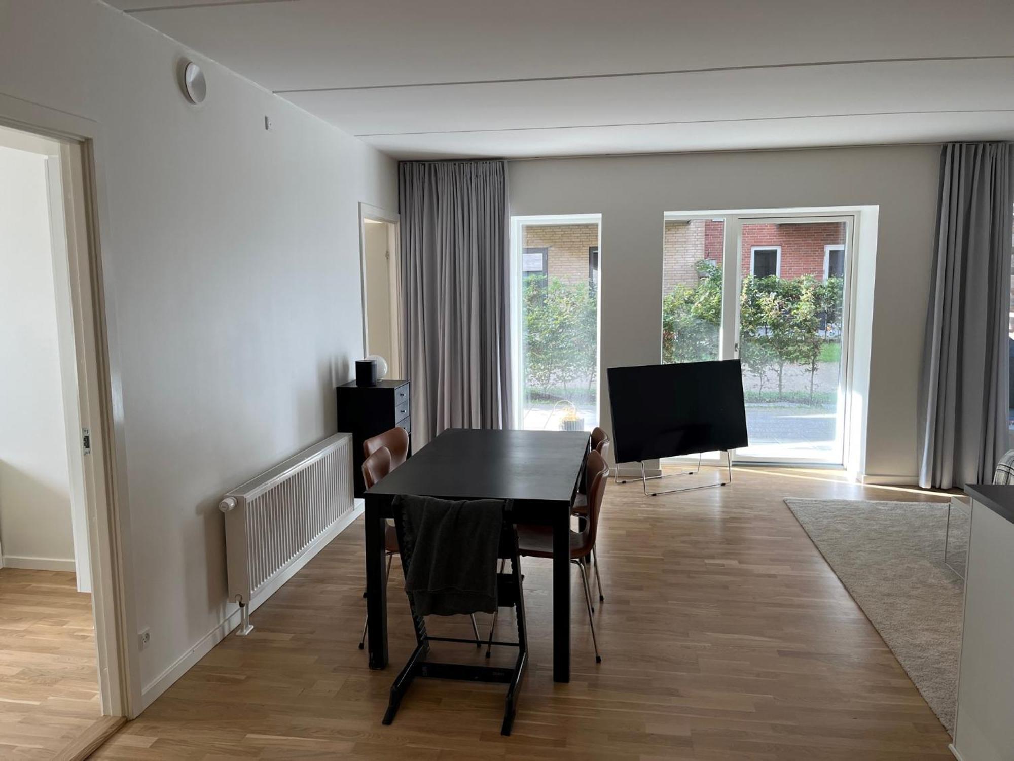 Charming Aalborg Apartment With Parking Екстер'єр фото